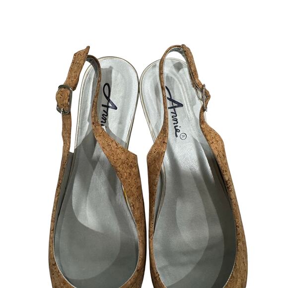 Annie Women's Silver Patent / Cork Slingback Heel - Size: 8.5 WIDE - Picture 8 of 8